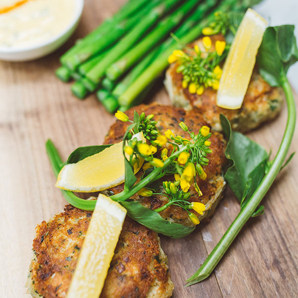 Crab Cakes with Asparagus and Old Bay Aioli